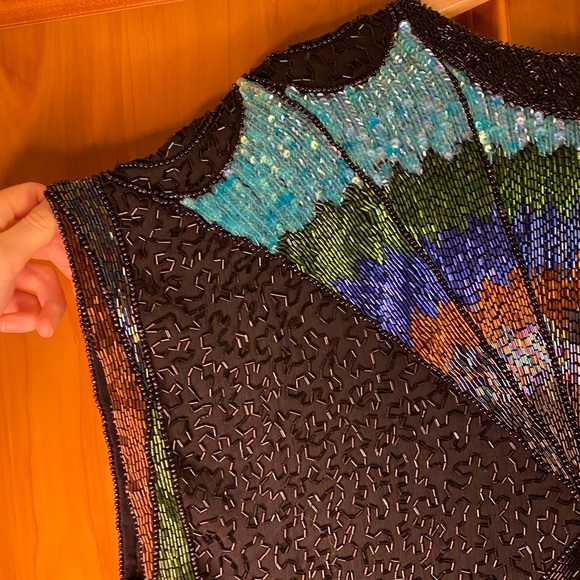 Vibrant Vintage “Butterfly Shirt” - Picture 2 of 6